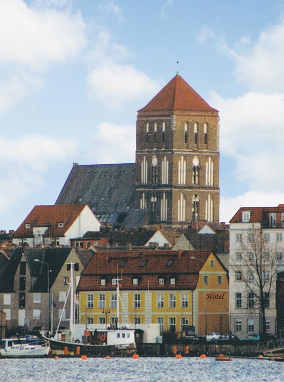 Hotel Altes Hafenhaus Rostock Zimmer foto