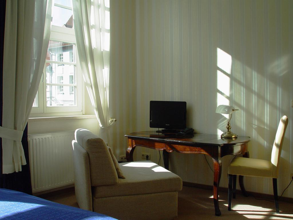 Hotel Altes Hafenhaus Rostock Zimmer foto