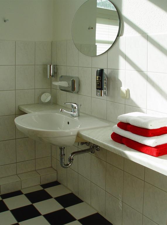 Hotel Altes Hafenhaus Rostock Zimmer foto